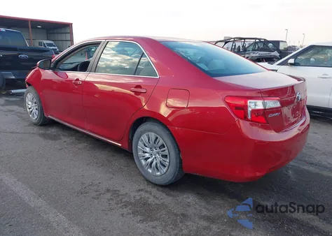 2014 Toyota Camry Le z USA, uszkodzony, nr VIN 4T1BF1FK9EU778234